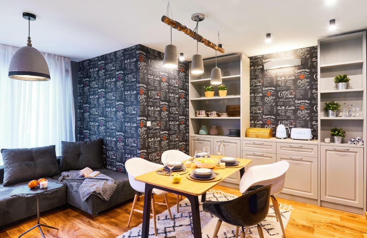 Stylish And High-End Designer Apartments In City Center Sófia Exterior foto